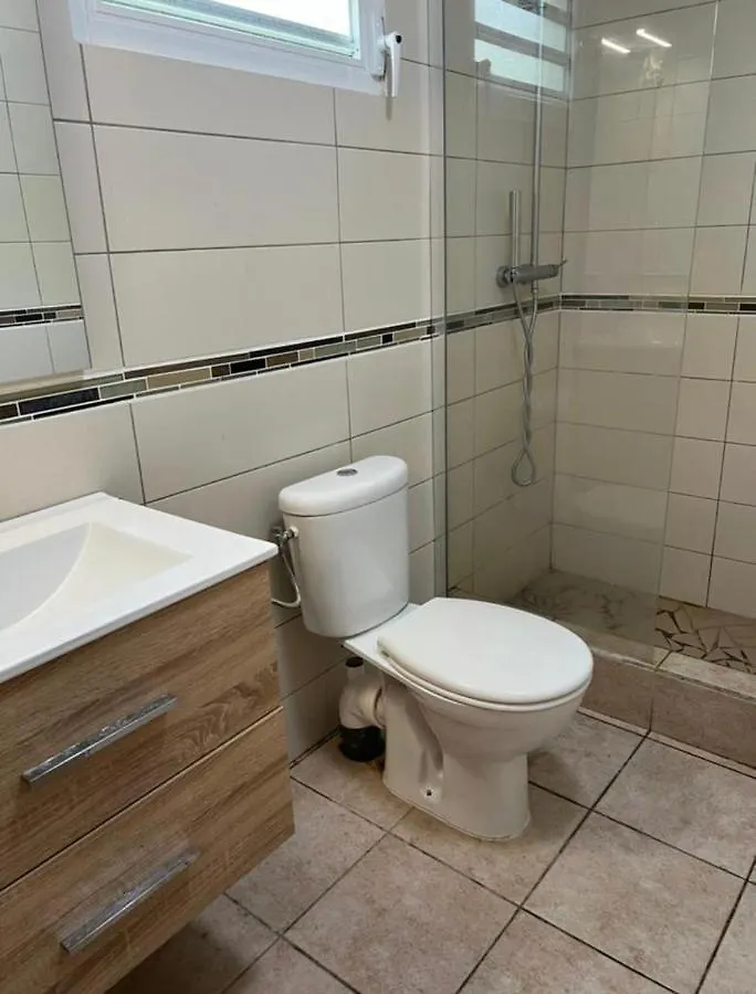 Bas De Villa Cosy Baie-Mahault Apartment